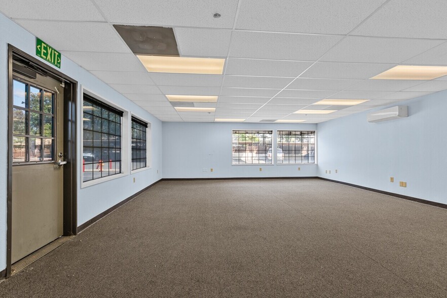 More Photos Of 8421 Auburn Blvd, Citrus Heights Office For Lease