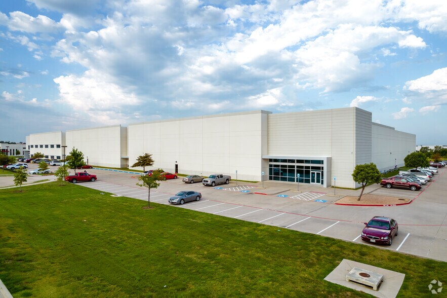 More Photos Of 10601 Clarence Dr, Frisco Manufacturing For Lease