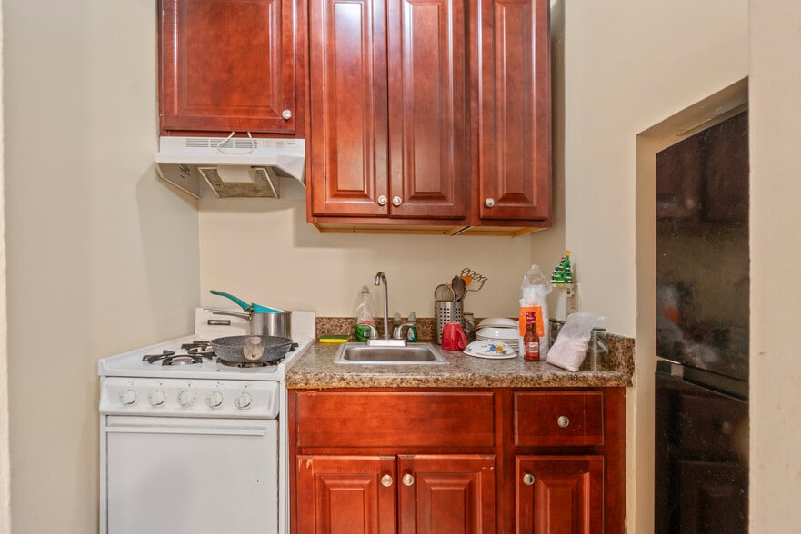 More Photos Of 2620 Maryland Ave, Baltimore Multifamily For Sale