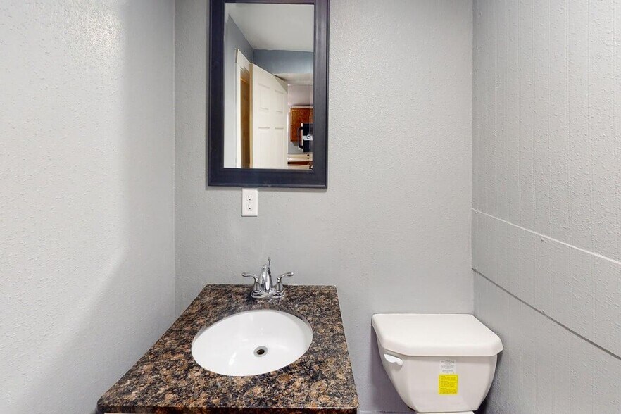 More Photos Of 304 10th Ave NW, Mandan Multifamily For Sale