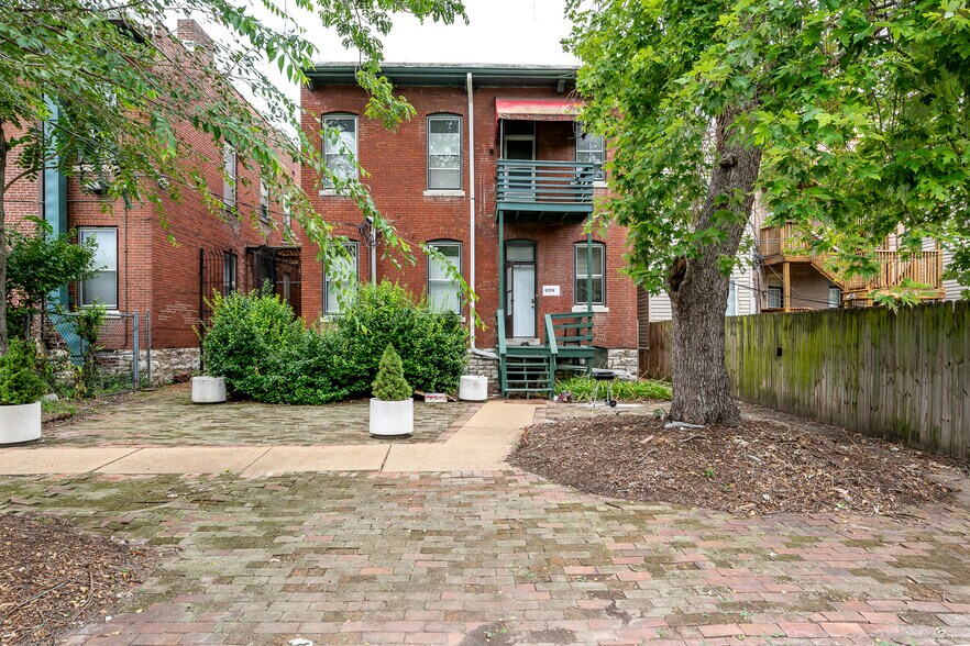 More Photos Of 4374-4382 W Pine Blvd, Saint Louis Office For Sale