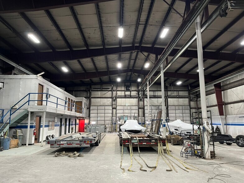 More Photos Of 300 E Chicago St, Syracuse Showroom For Lease