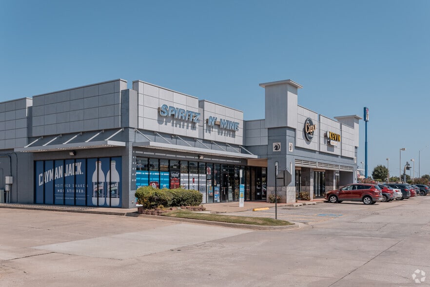 More Photos Of 1304-1340 N Interstate Dr, Norman Unknown For Lease