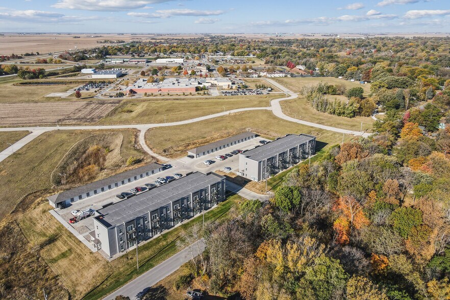 More Photos Of 2135 Edgewood Dr, Webster City Apartments For Sale