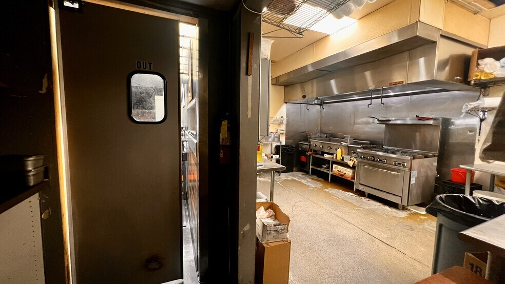 More Photos Of 2216 Central Ave SE, Albuquerque Storefront For Lease