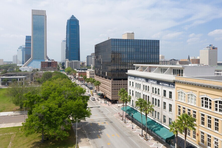 301 E Bay St, Jacksonville, FL 32202 MultiFamily For Lease