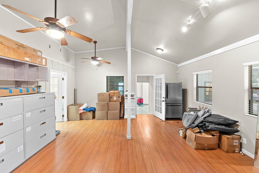 More Photos Of 4514 Billy Sames, Adkins Land For Sale