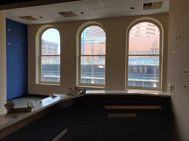 More Photos Of 133 W 4th St, Cincinnati Office For Sale