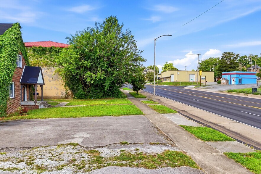 More Photos Of 3206 E Magnolia Ave, Knoxville Apartments For Sale