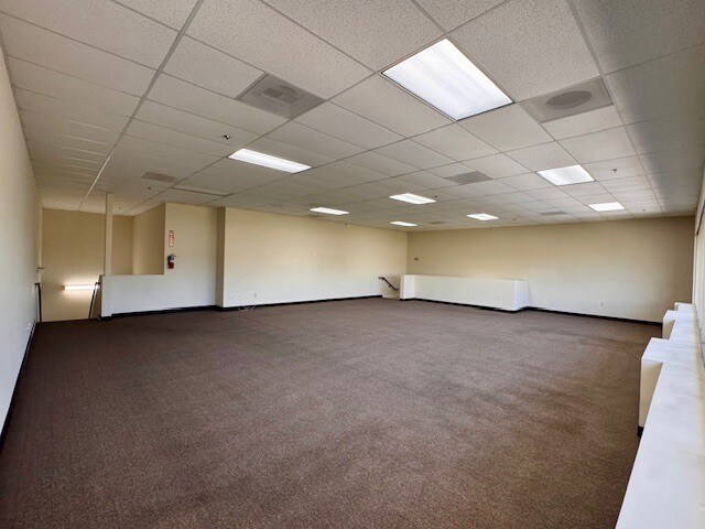 More Photos Of 610-640 W Lambert Rd, Brea Light Manufacturing For Sale