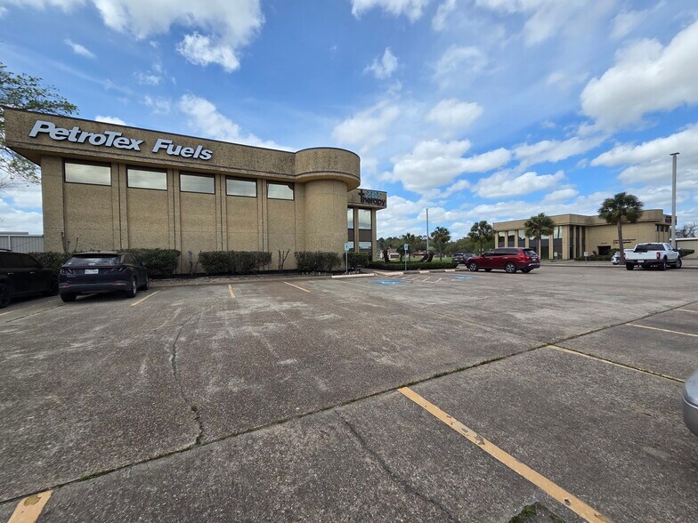 More Photos Of 1844 & 1846 Interstate 10 S, Beaumont Medical For Sale