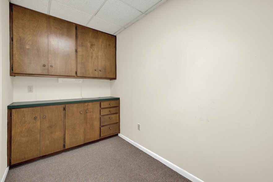 More Photos Of 123 N Seguin Ave, New Braunfels Office For Lease