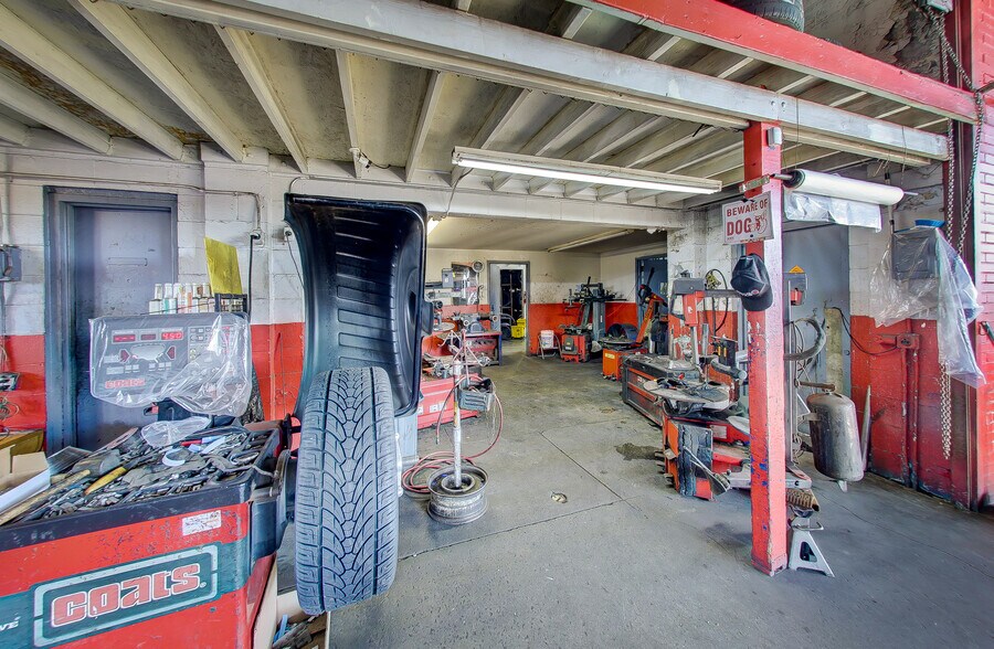 More Photos Of 1860 N Hacienda Blvd, La Puente Auto Repair For Sale