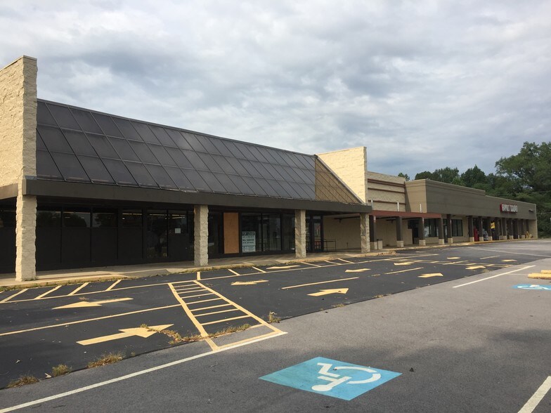 More Photos Of 1340 W Main St, Danville Storefront For Lease