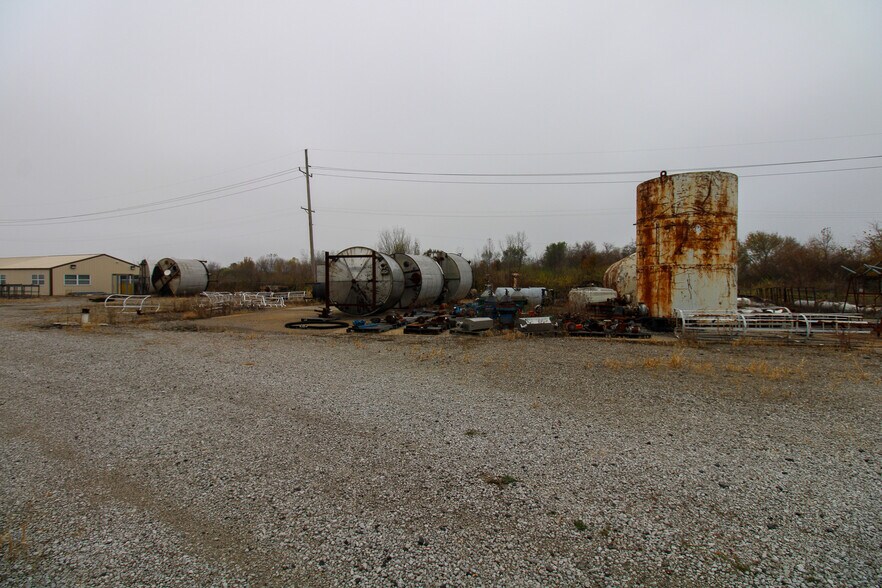 More Photos Of 7350 IL-111, South Roxana Specialty For Sale