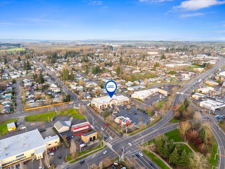 More Photos Of 717 Geary St SE, Albany Freestanding For Sale