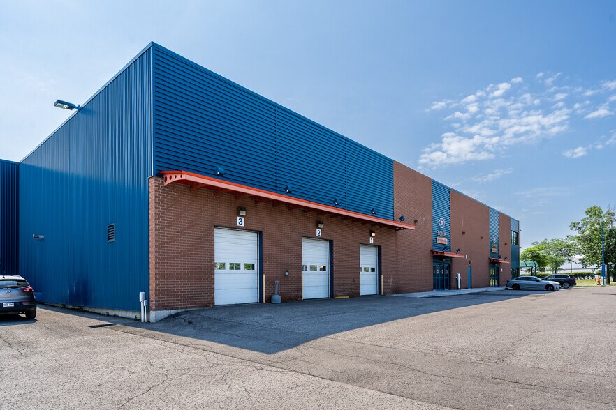 Primary Photo Of 5780 Rue Ontario E, Montréal Warehouse For Lease