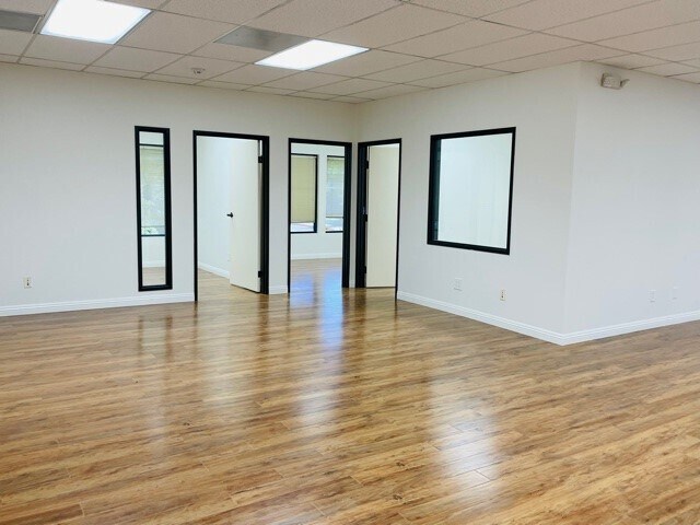 More Photos Of 517 E Wilson Ave, Glendale Office For Lease