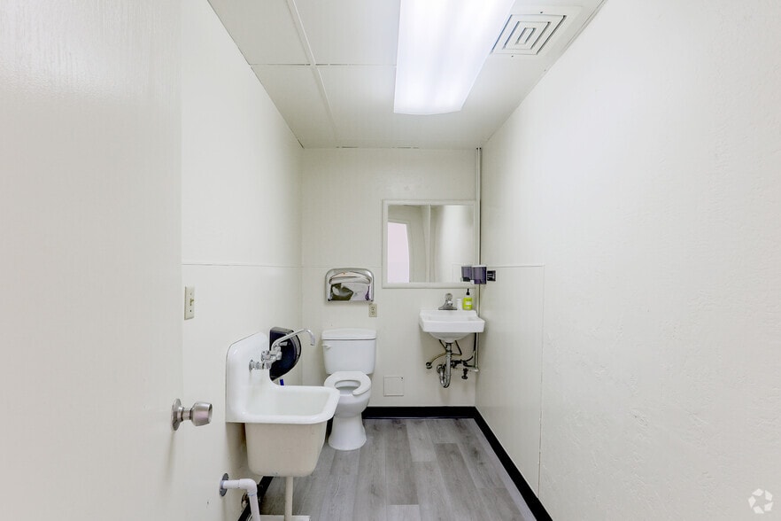 More Photos Of 2060 Walsh Ave, Santa Clara Unknown For Lease