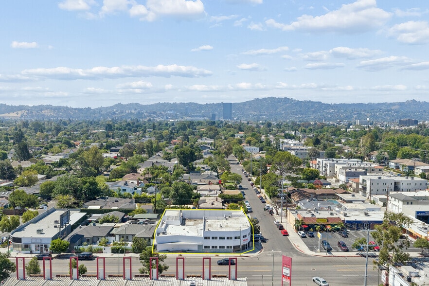 More Photos Of 10520 Magnolia Blvd, North Hollywood Office For Sale
