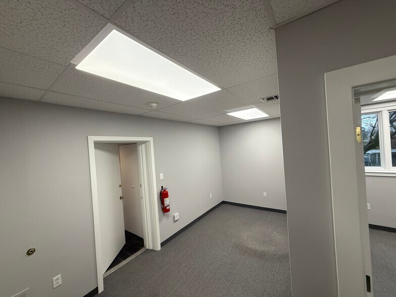 Primary Photo Of 7916 Queen St, Wyndmoor Office For Lease