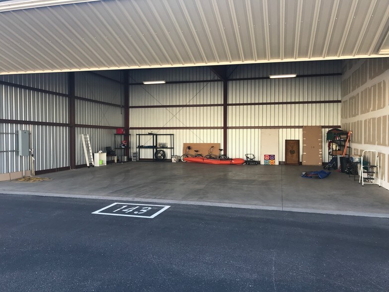 More Photos Of 5655 S Sossaman Rd, Mesa Airplane Hangar For Sale