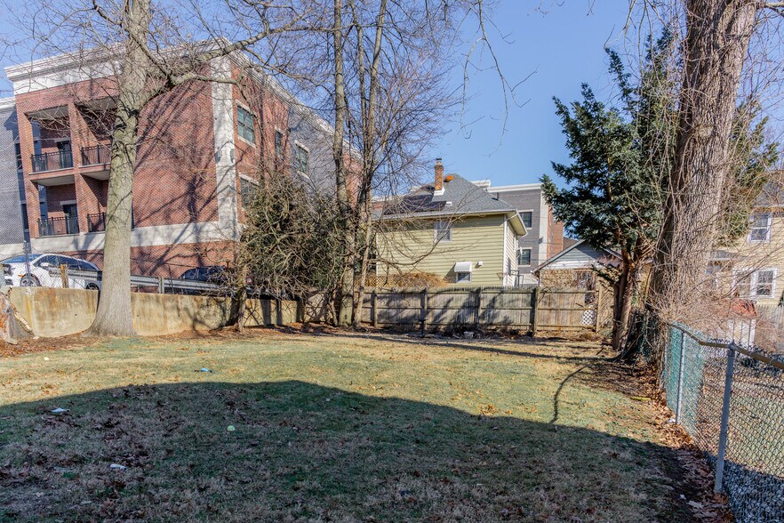 More Photos Of 15 Lakeview Pl, Verona Multifamily For Sale