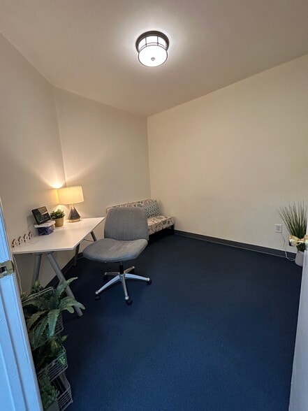 More Photos Of 63-17 Metropolitan Ave, Middle Village Warehouse For Lease