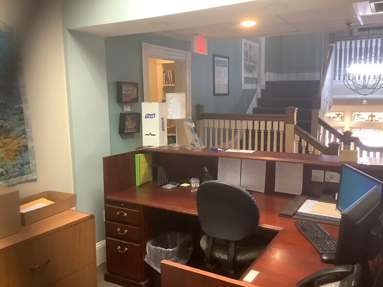 More Photos Of 1583 Beacon St, Brookline Office For Sale