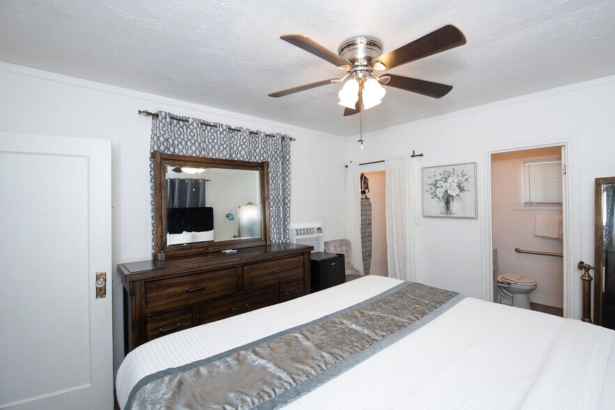 More Photos Of 18239 Main St, Jamestown Hotel For Sale