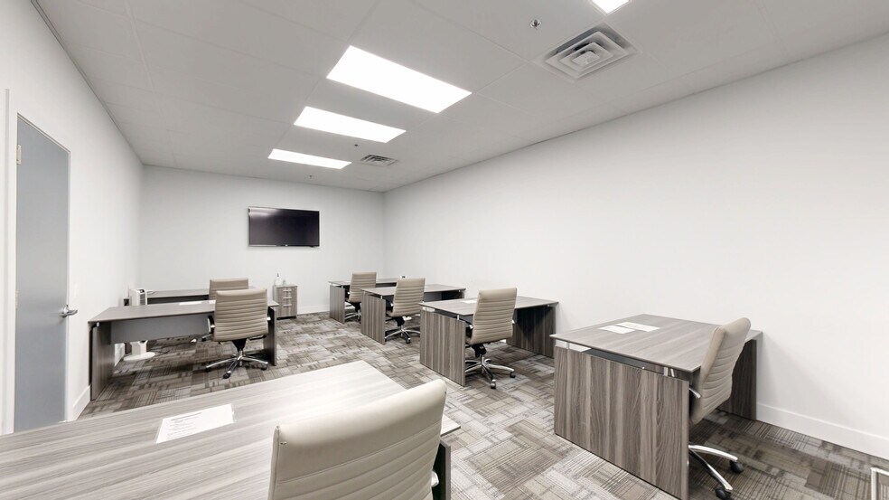 More Photos Of 525 Anderson Dr, Romeoville Warehouse For Sale