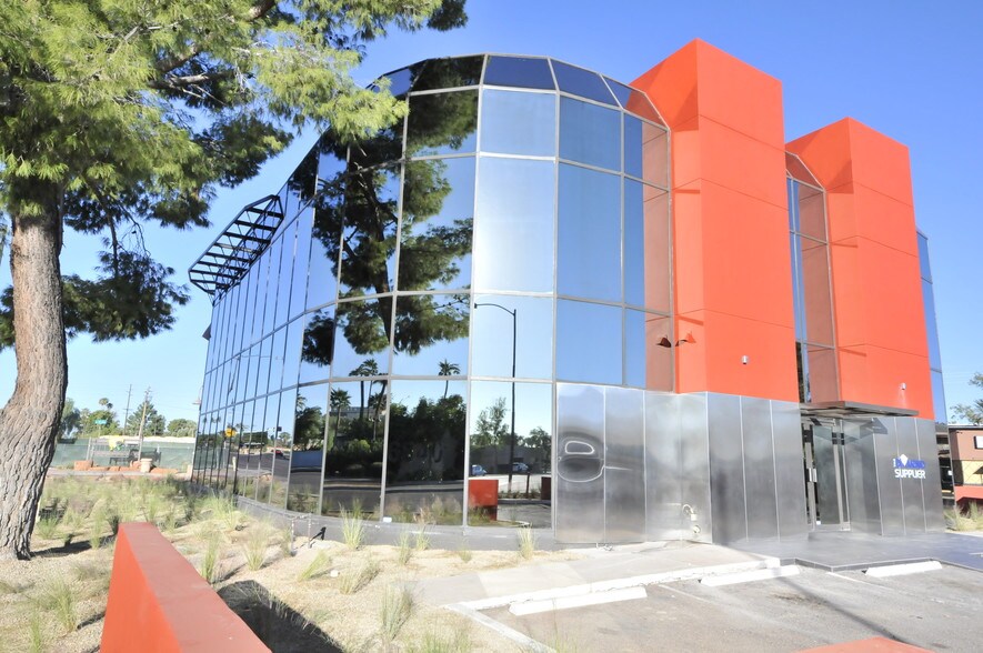 More Photos Of 6840 E Indian School Rd, Scottsdale General Retail For Lease