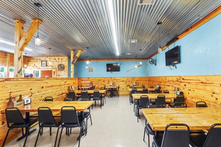 More Photos Of 8320 Highway 308, Lockport Restaurant For Lease