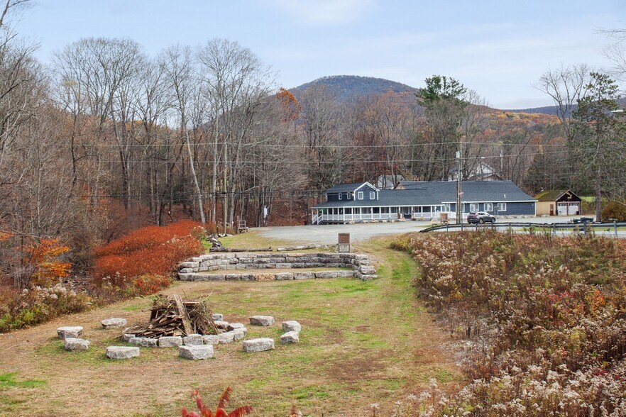 More Photos Of 17 Cherry Plain Sq, Berlin Restaurant For Sale