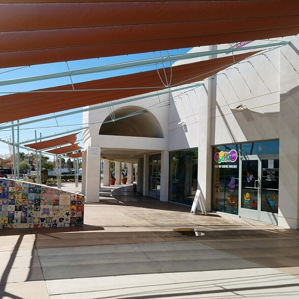 More Photos Of 4500 E Sunset Rd, Henderson General Retail For Lease