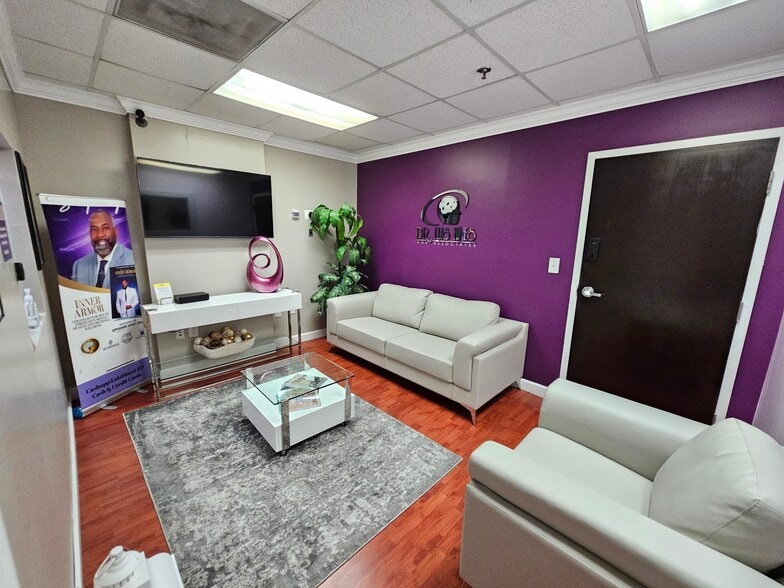 More Photos Of 12550 Biscayne Blvd, North Miami Medical For Sale