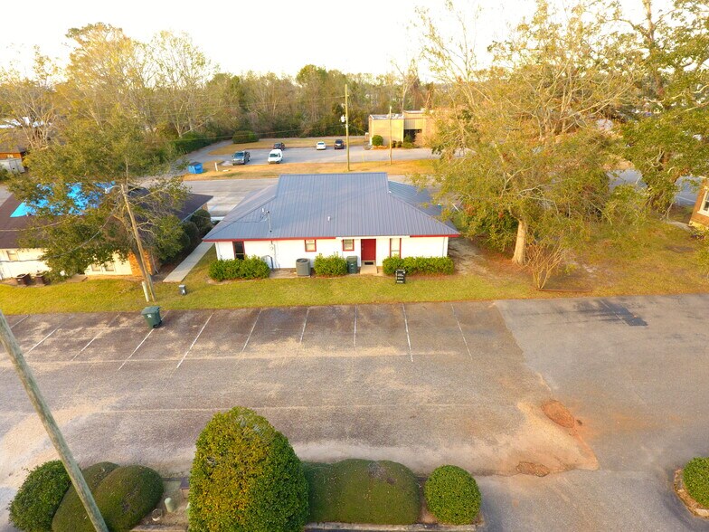 More Photos Of 105 W Camphor Ave, Foley Medical For Lease