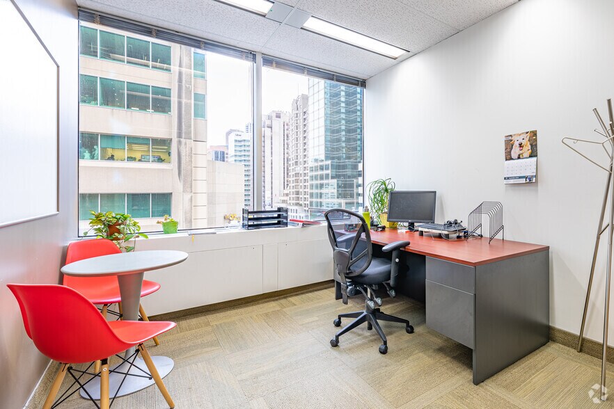 More Photos Of 2 Bloor St W, Toronto Office For Lease