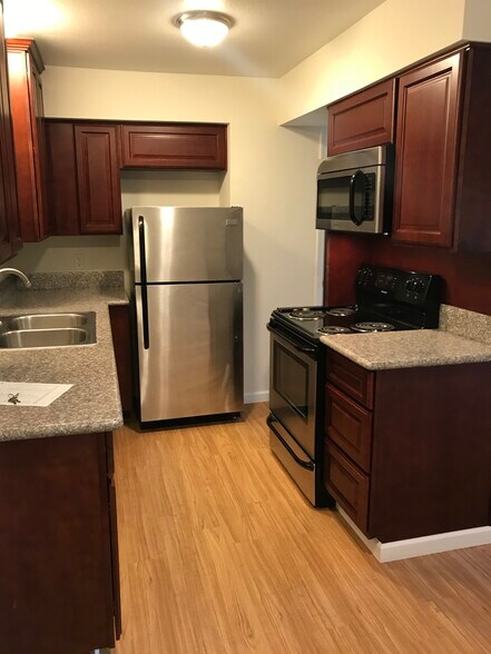 More Photos Of 13275 SW 2nd St, Beaverton Multifamily For Sale