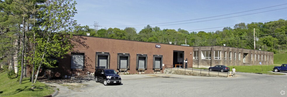 More Photos Of 700 Executive Blvd, Elmsford Manufacturing For Lease
