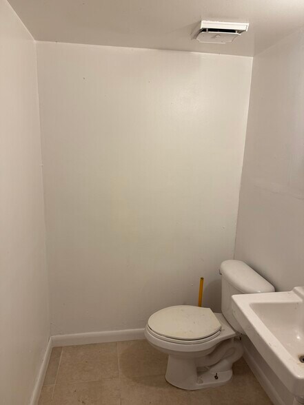 More Photos Of 4230 NW 128th St, Opa Locka Warehouse For Lease