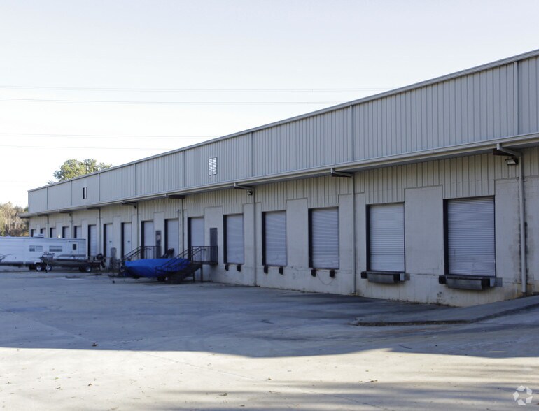 More Photos Of 8105 Cobb Center Dr, Kennesaw Warehouse For Lease