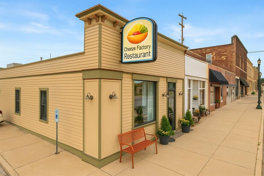 Primary Photo Of 618 Oak St, Baraboo General Retail For Sale
