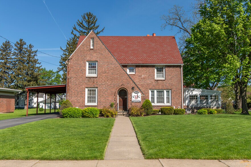 More Photos Of 2810 Genesee St, Utica Office For Sale