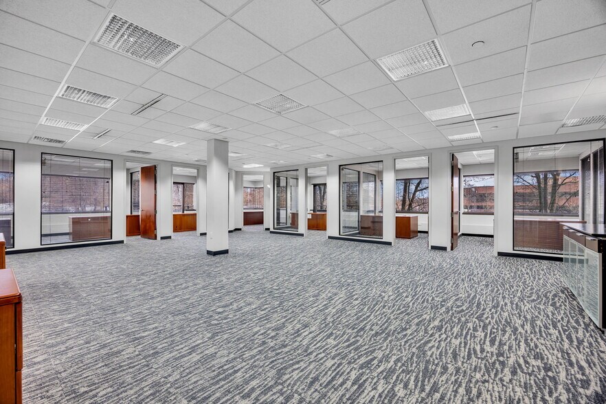 More Photos Of 100 Corporate Dr, Lebanon Office For Lease