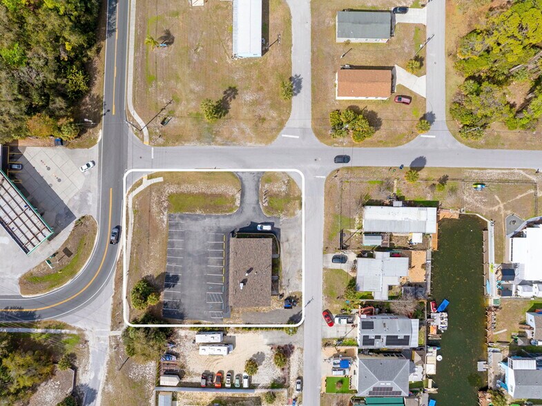 More Photos Of 7390 Shoal Line Blvd, Weeki Wachee Specialty For Sale