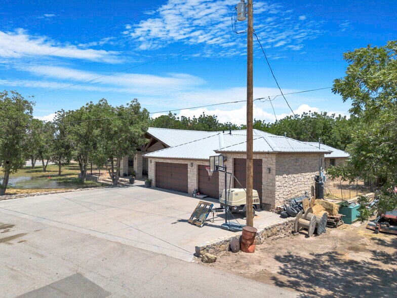 More Photos Of 636 Keagle Rd, Socorro Specialty For Sale