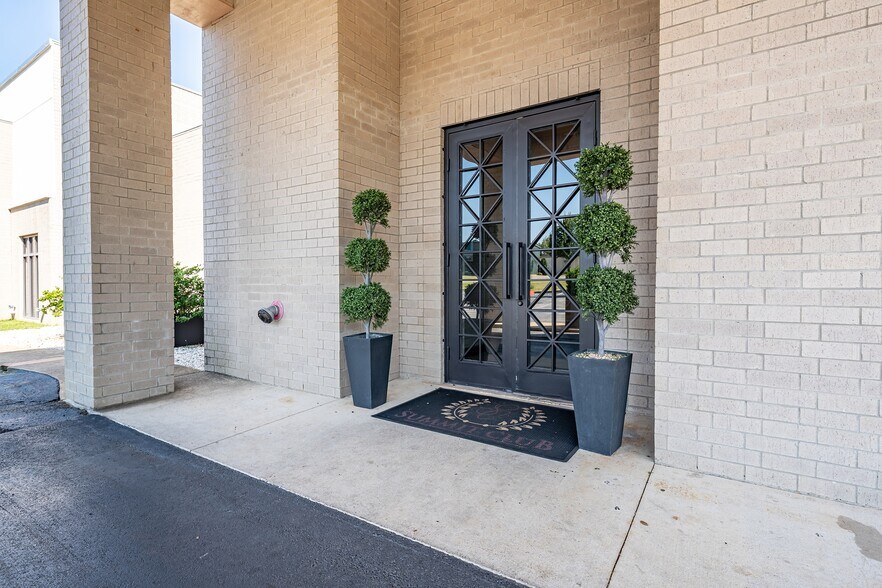 More Photos Of 3700 Judson Rd, Longview Restaurant For Sale