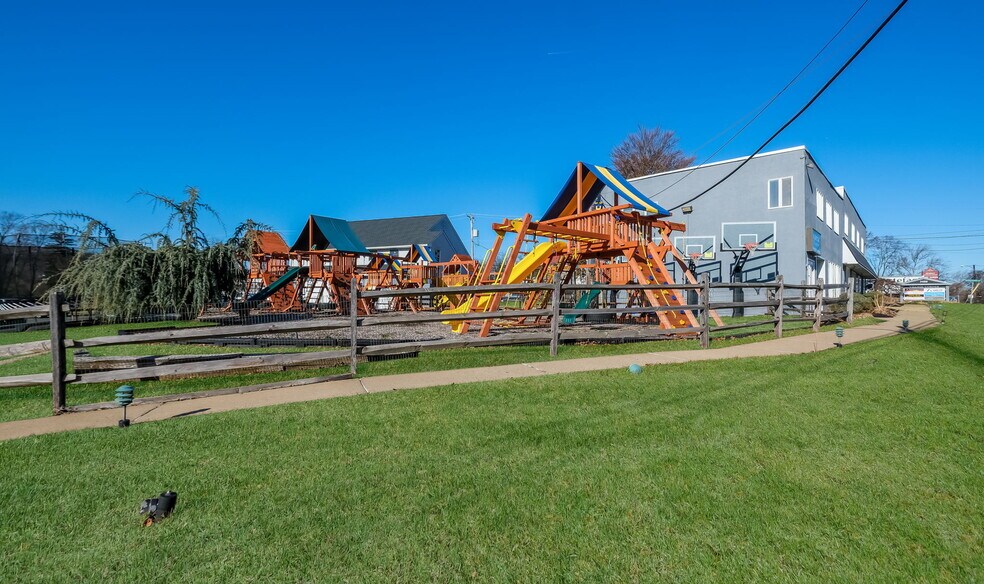 More Photos Of 3488 York Rd, Furlong Office For Sale