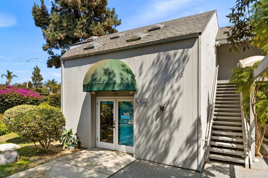 More Photos Of 760 Las Posas Rd, Camarillo Loft Creative Space For Lease